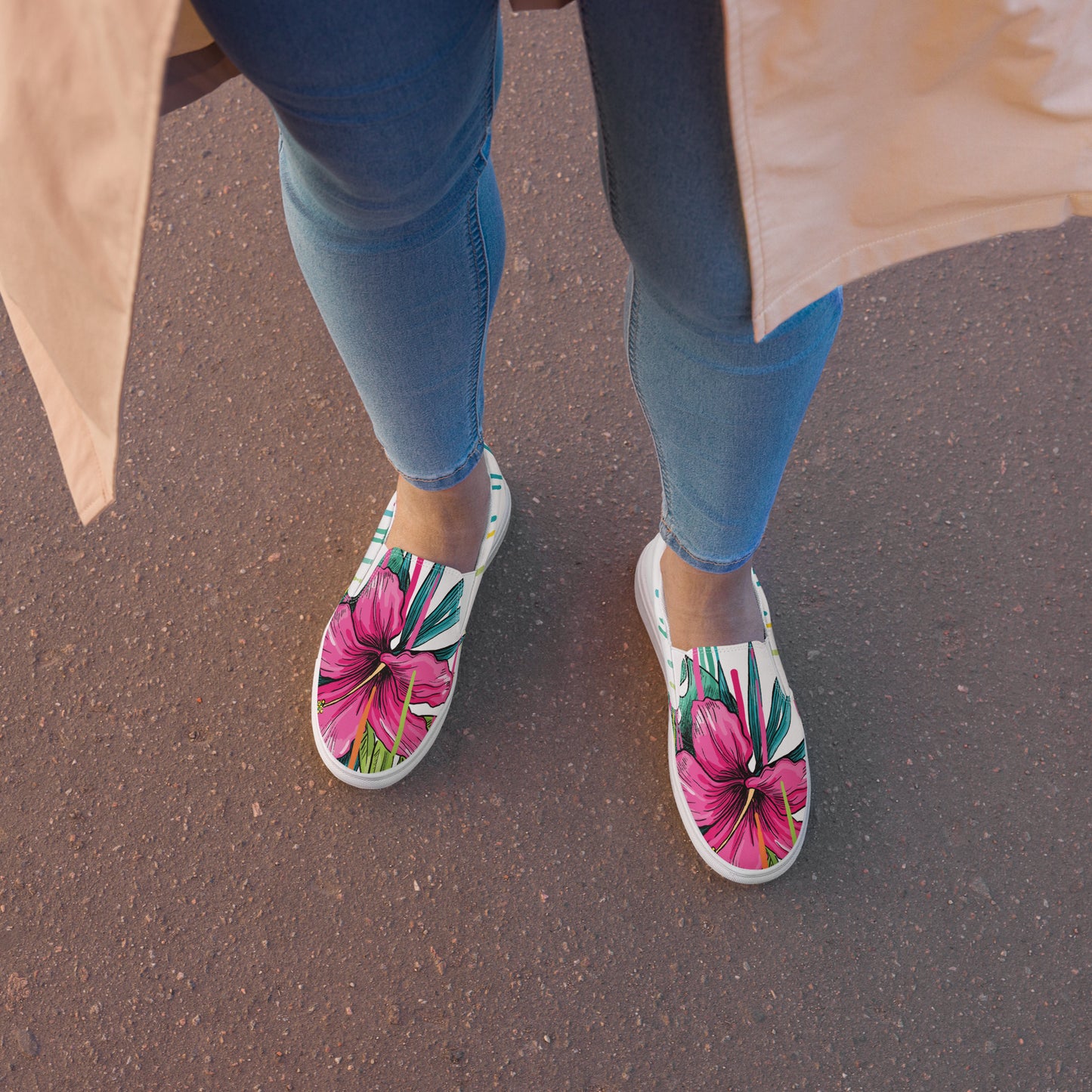 Women’s slip-on canvas shoes